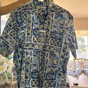 Reyn Spooner Men's Blue and Green Hawaiian Shirt size medium 65% poly 35% cotton